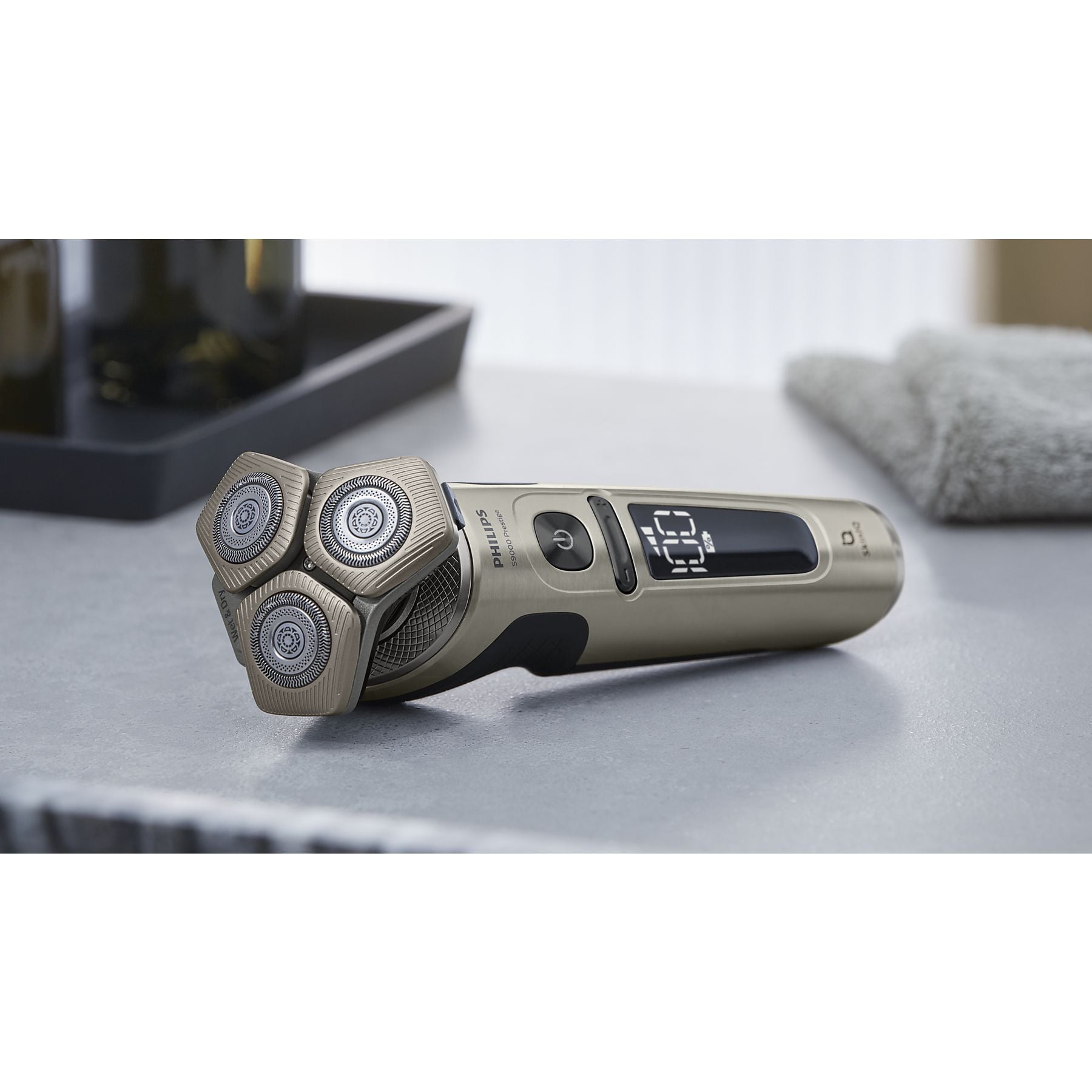 PHILIPS SP9883/35 Elektrorasierer S9000 Prestige Champagner-Gold (NanoTech Dual Precision-Klingen, Reinigungsstation: Ja) PHILIPS