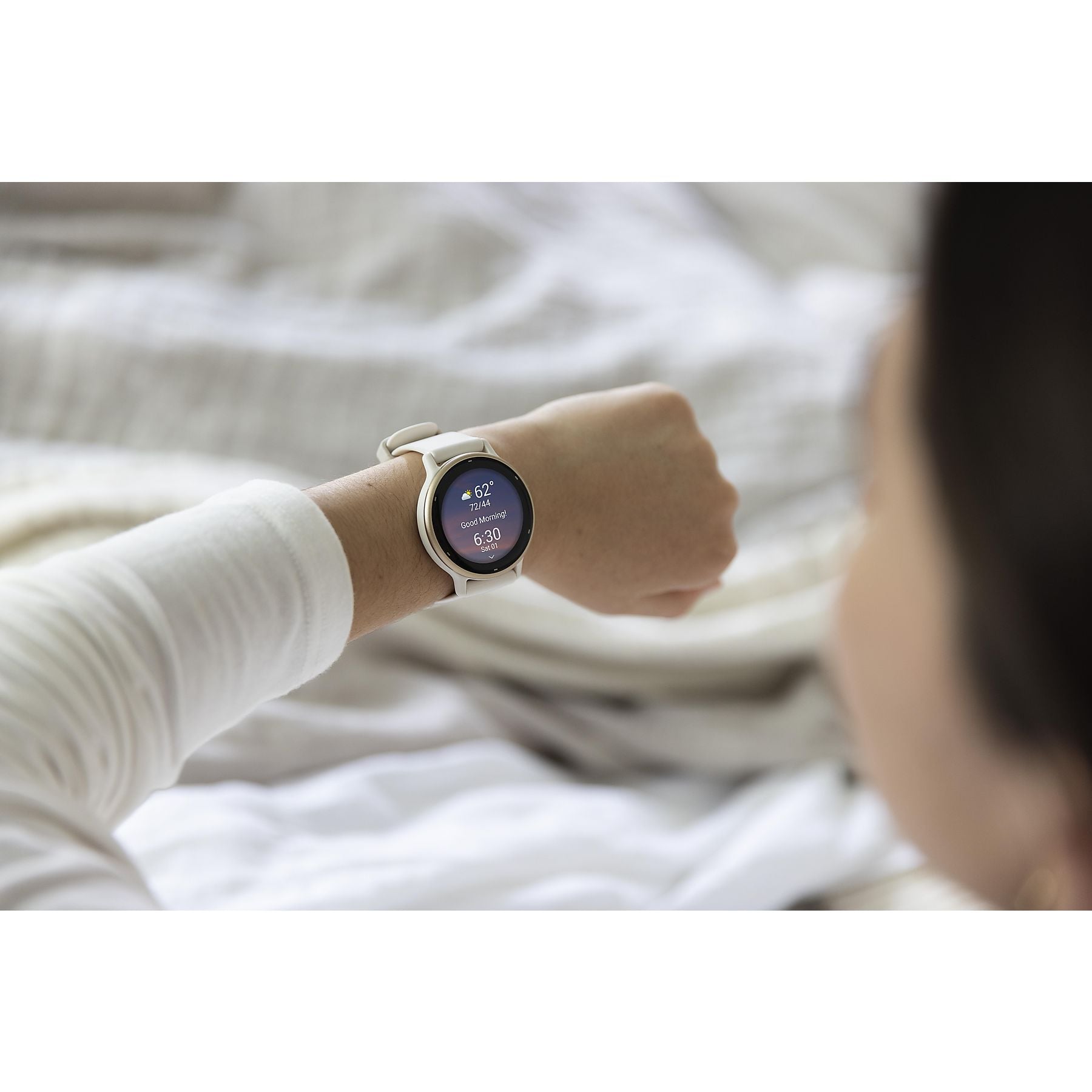 GARMIN VIVOACTIVE® 5 MUSIC Smartwatch faserverstärktes Polymer Silikon, 20mm, Elfenbein/Cremegold GARMIN