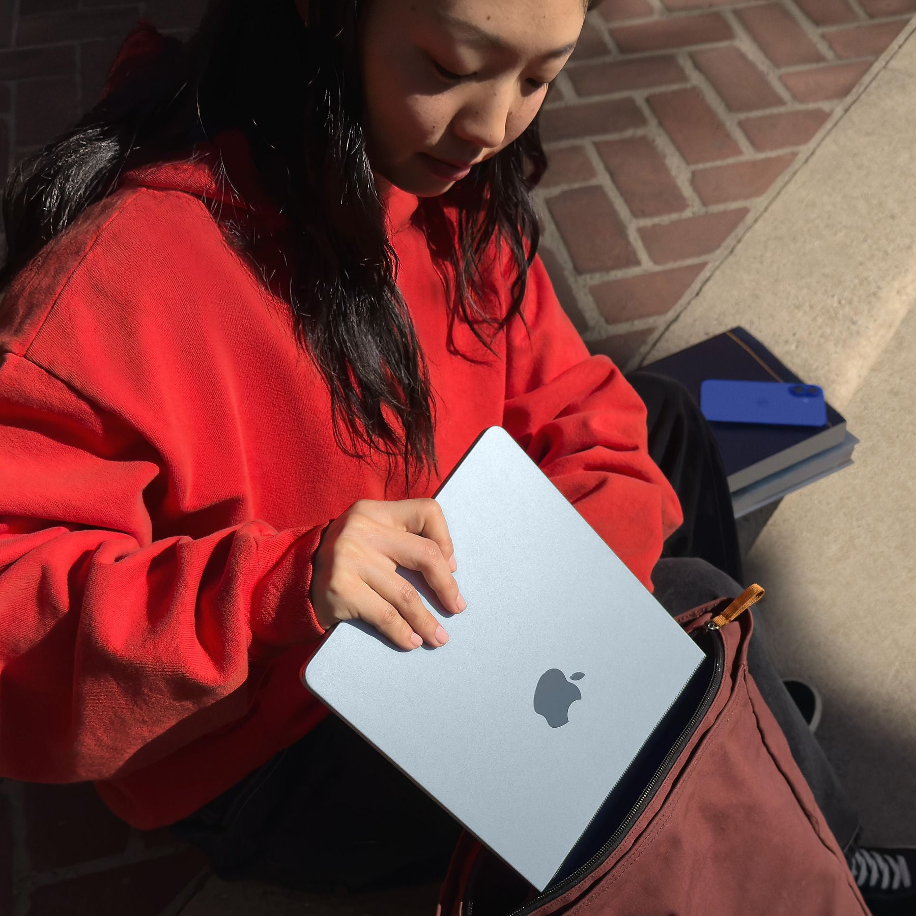 APPLE MacBook Air (2025), MC6T4D/A - 13,6 Zoll - Apple M4 M4 - 16 GB - 256 GB - Apple M4 - macOS APPLE