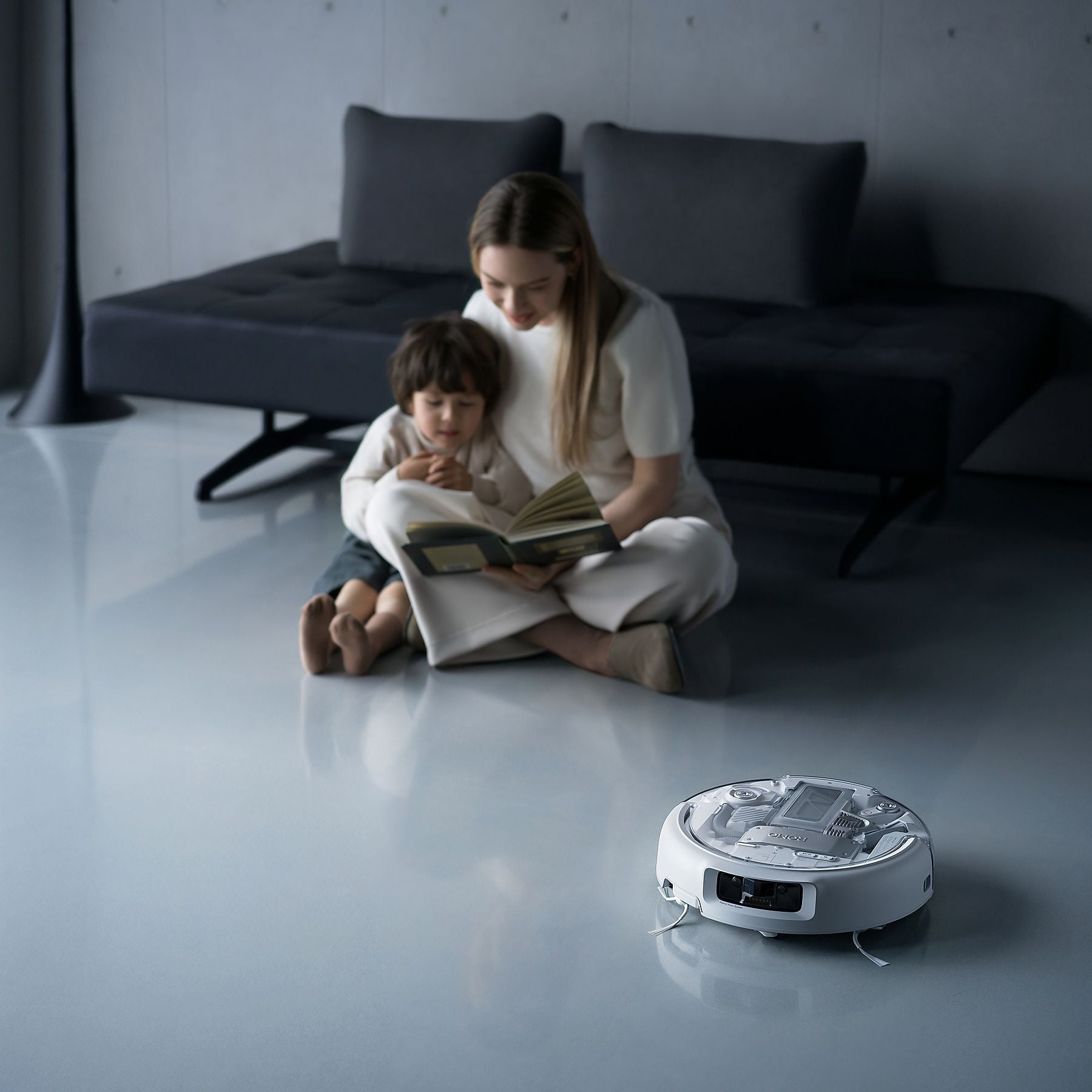 DJI VC ROMO P mit Wischfunktion und transparentem Design, Saugroboter DJI